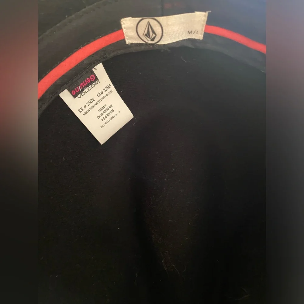 Volcom Hat - M/L 🖤 - Picture 3 of 3